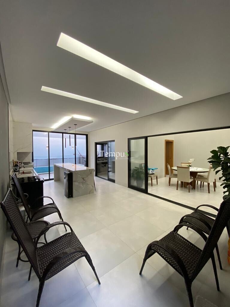 Casa à venda com 4 quartos, 251m² - Foto 5