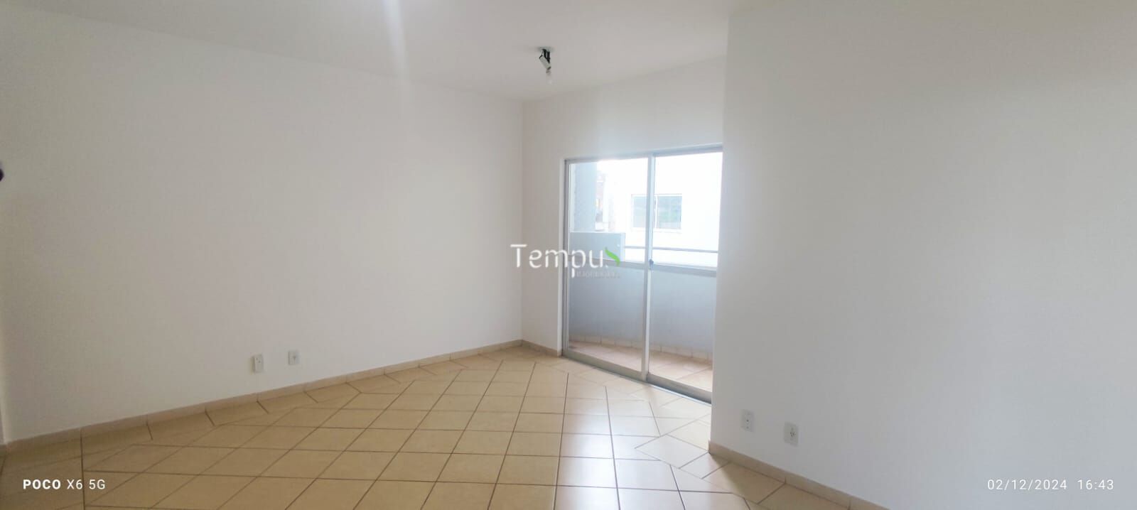 Apartamento à venda com 2 quartos, 63m² - Foto 2