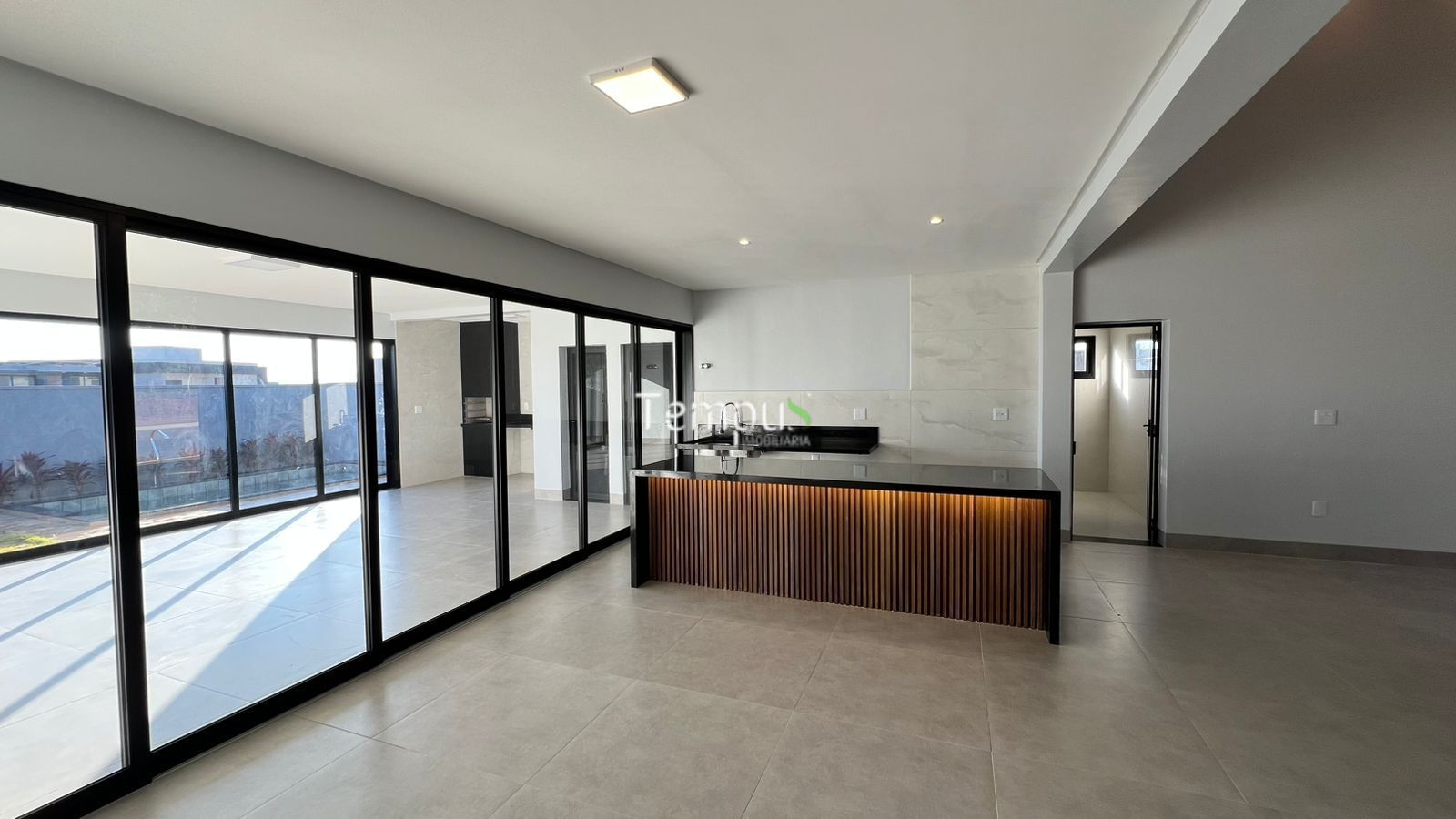 Casa, 3 quartos, 242 m² - Foto 3