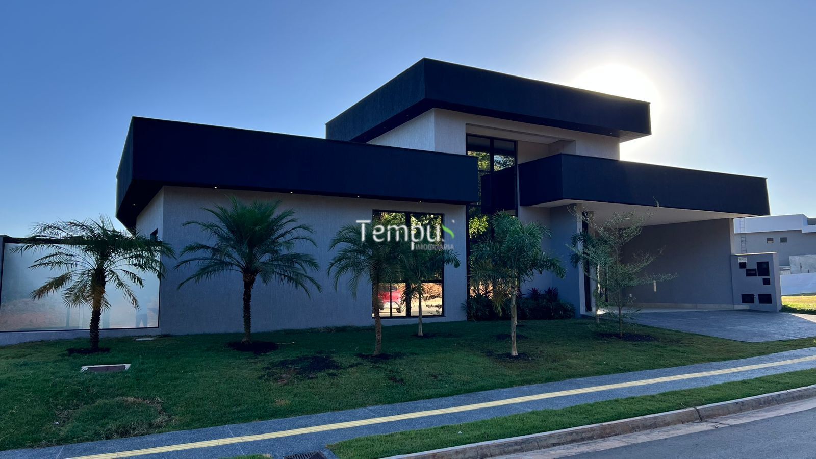 Casa, 3 quartos, 242 m² - Foto 1