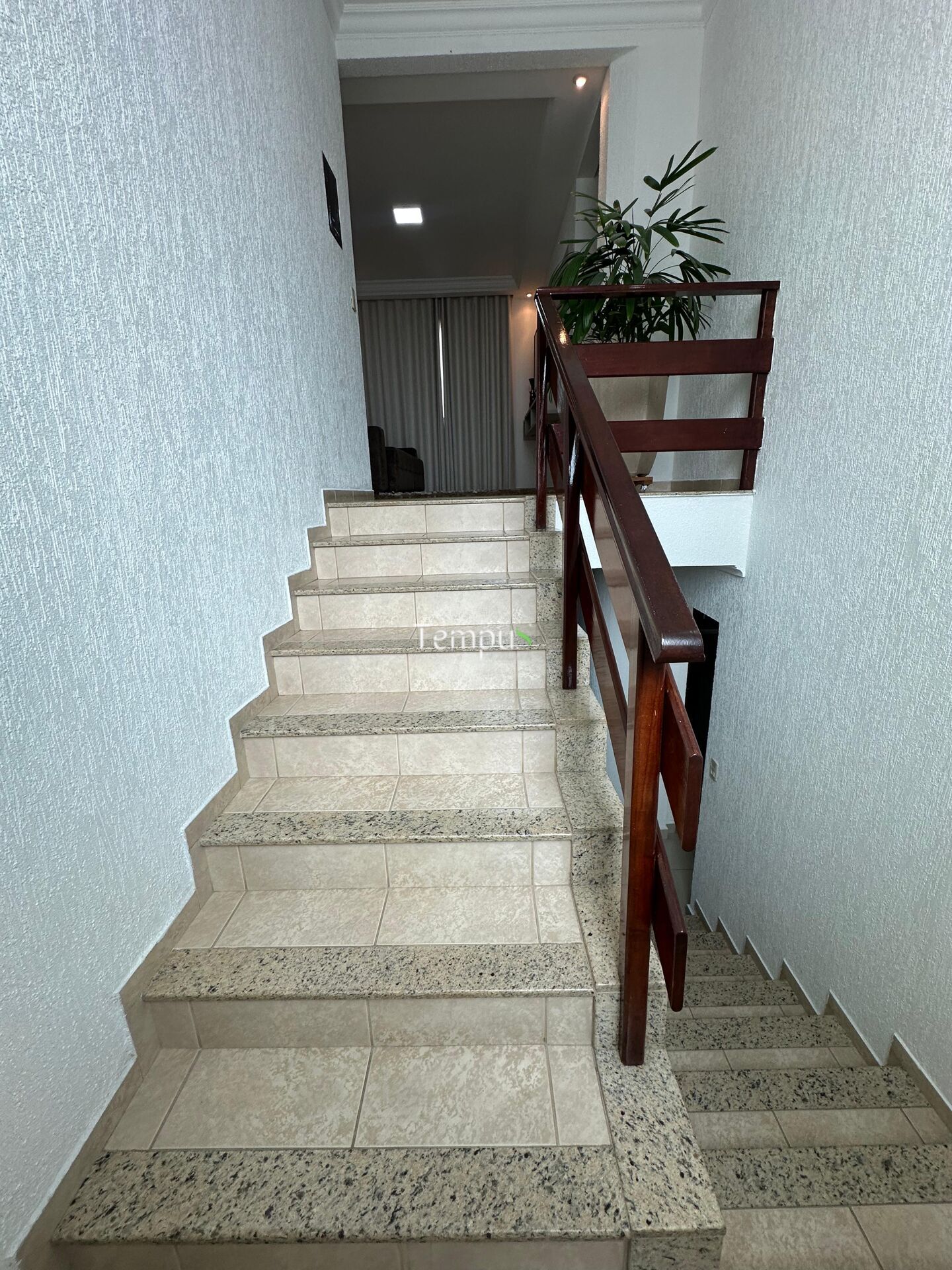 Casa à venda com 3 quartos, 220m² - Foto 3