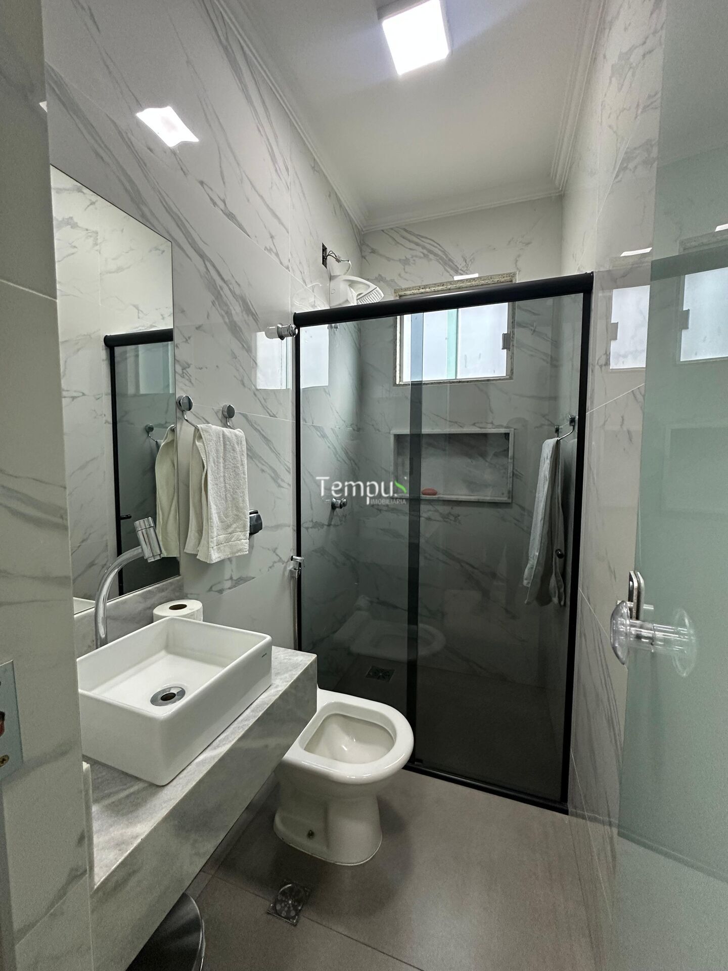 Casa à venda com 3 quartos, 220m² - Foto 14