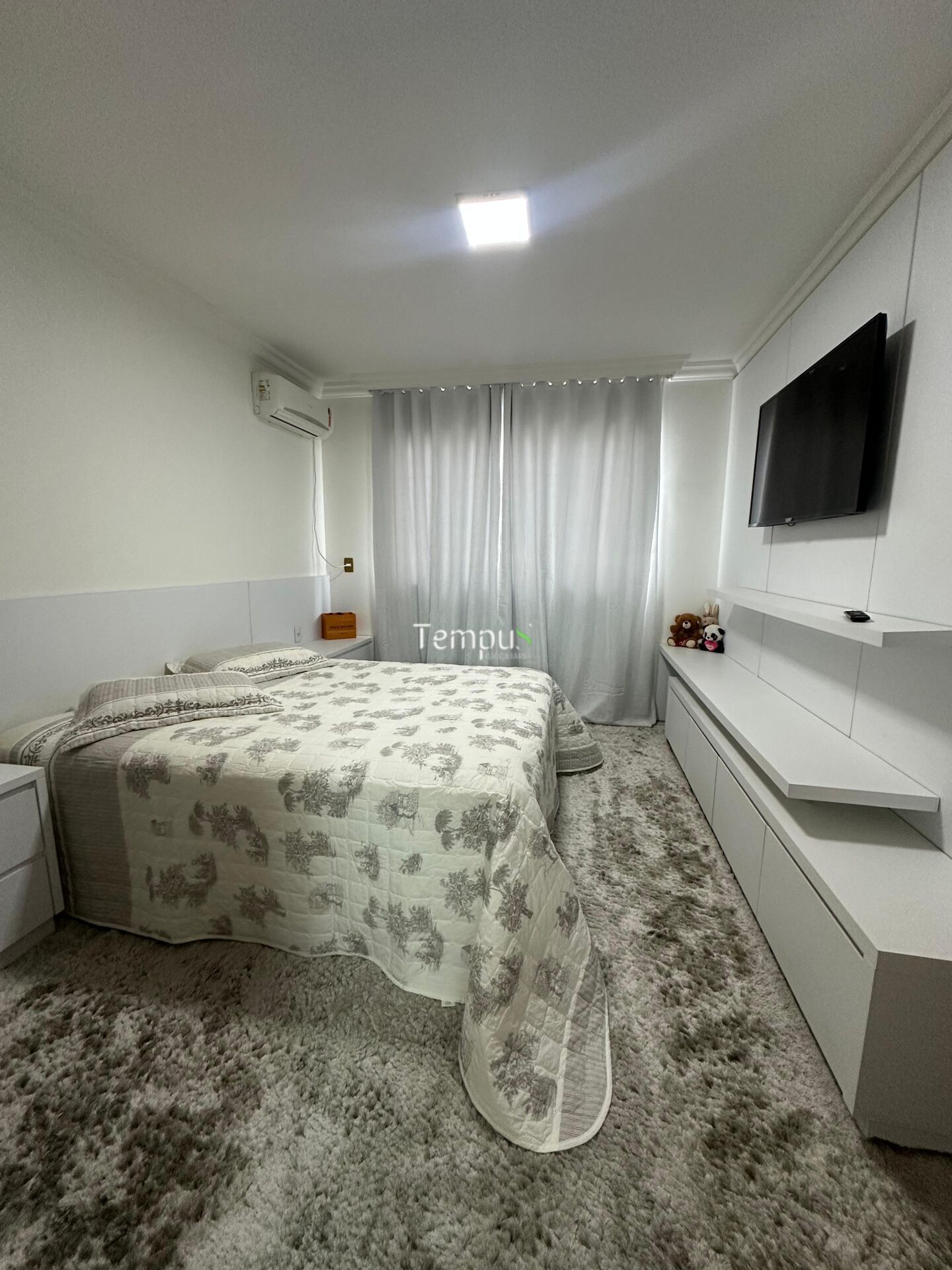 Casa à venda com 3 quartos, 220m² - Foto 8
