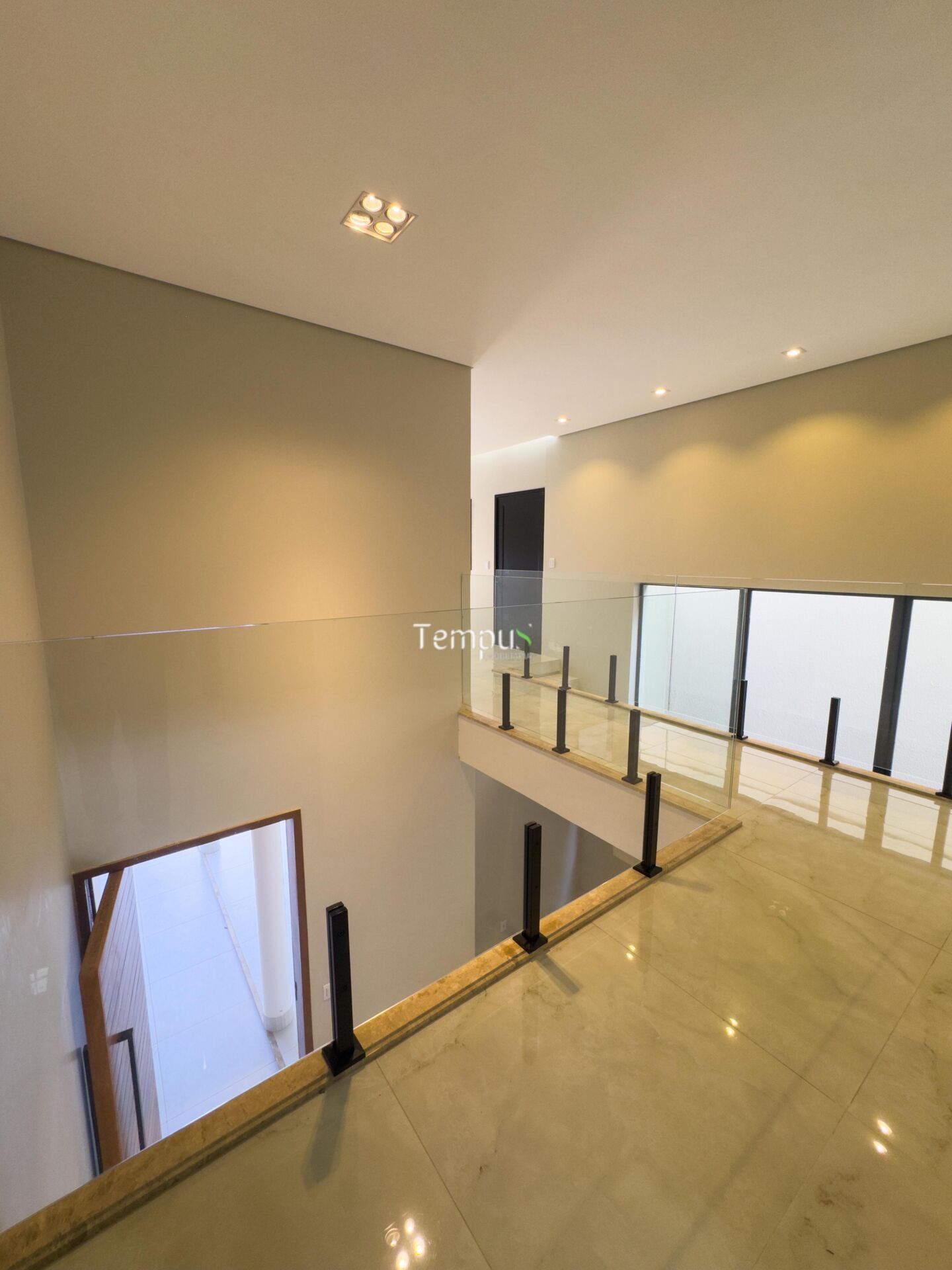 Sobrado para alugar com 3 quartos, 221m² - Foto 2