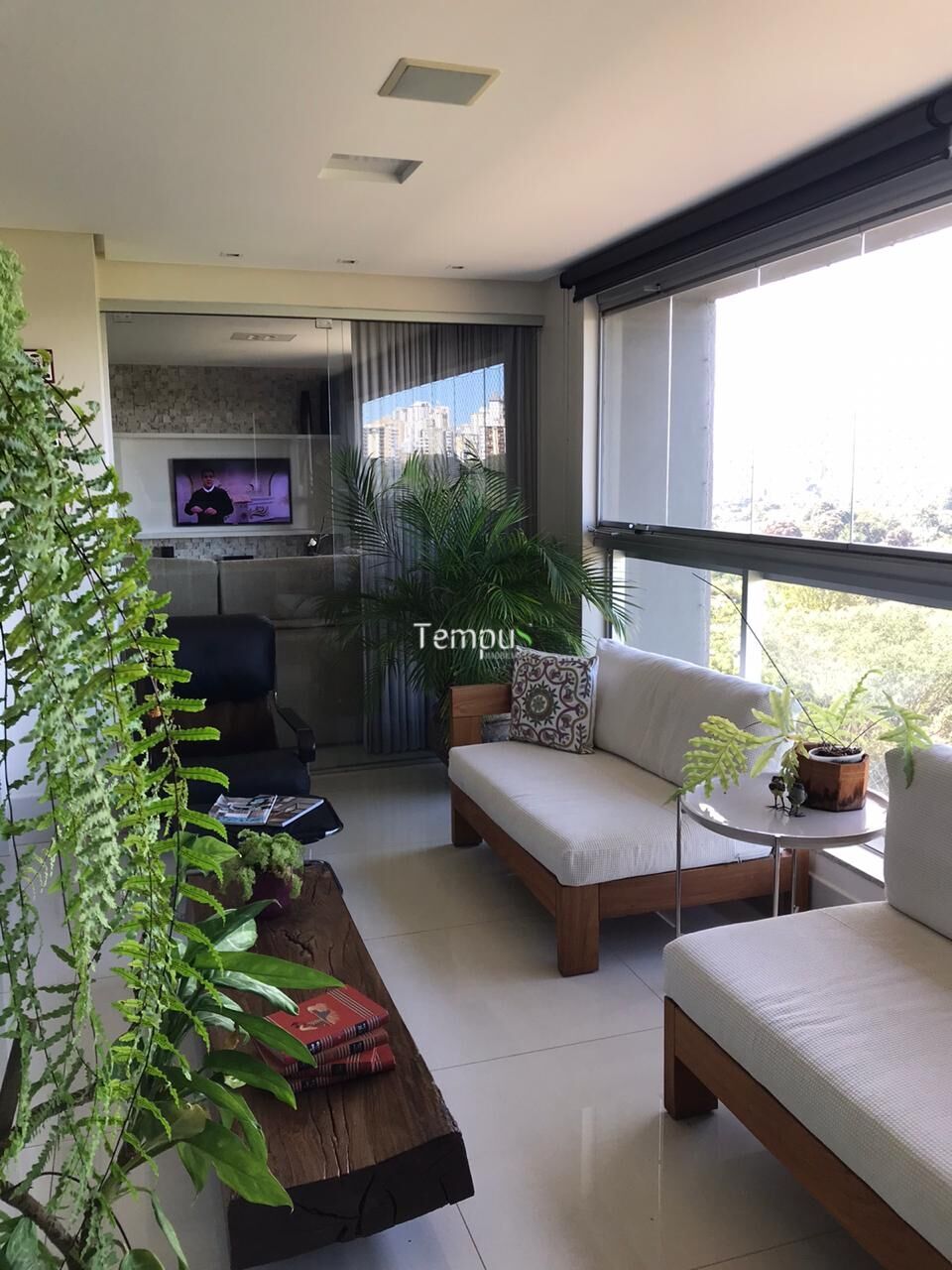 Apartamento à venda com 3 quartos, 208m² - Foto 4