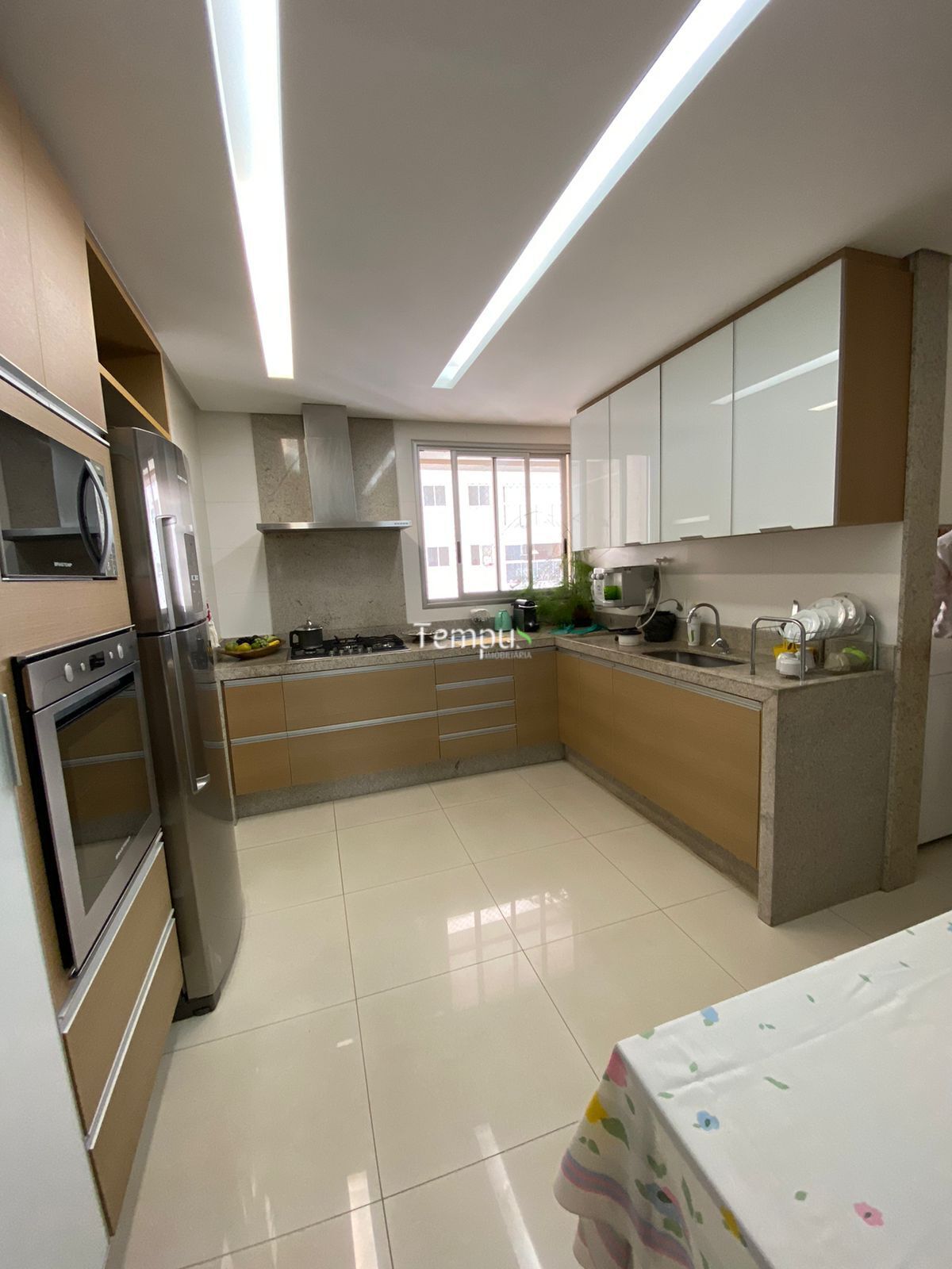Apartamento à venda com 3 quartos, 208m² - Foto 26