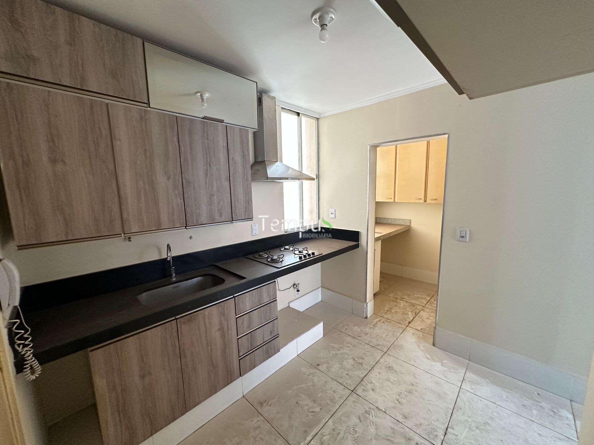 Apartamento à venda com 2 quartos, 71m² - Foto 2