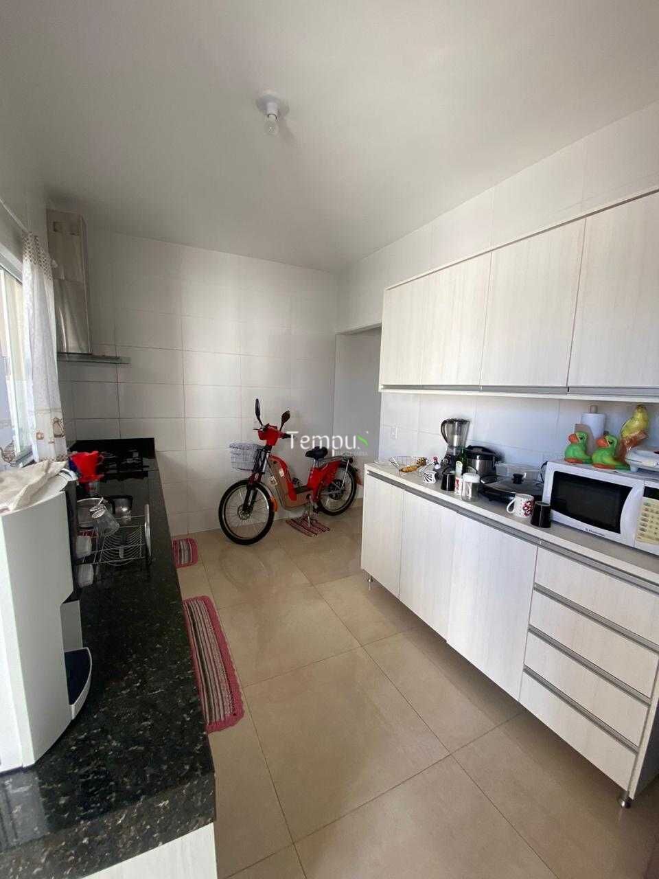 Casa à venda com 2 quartos, 95m² - Foto 2