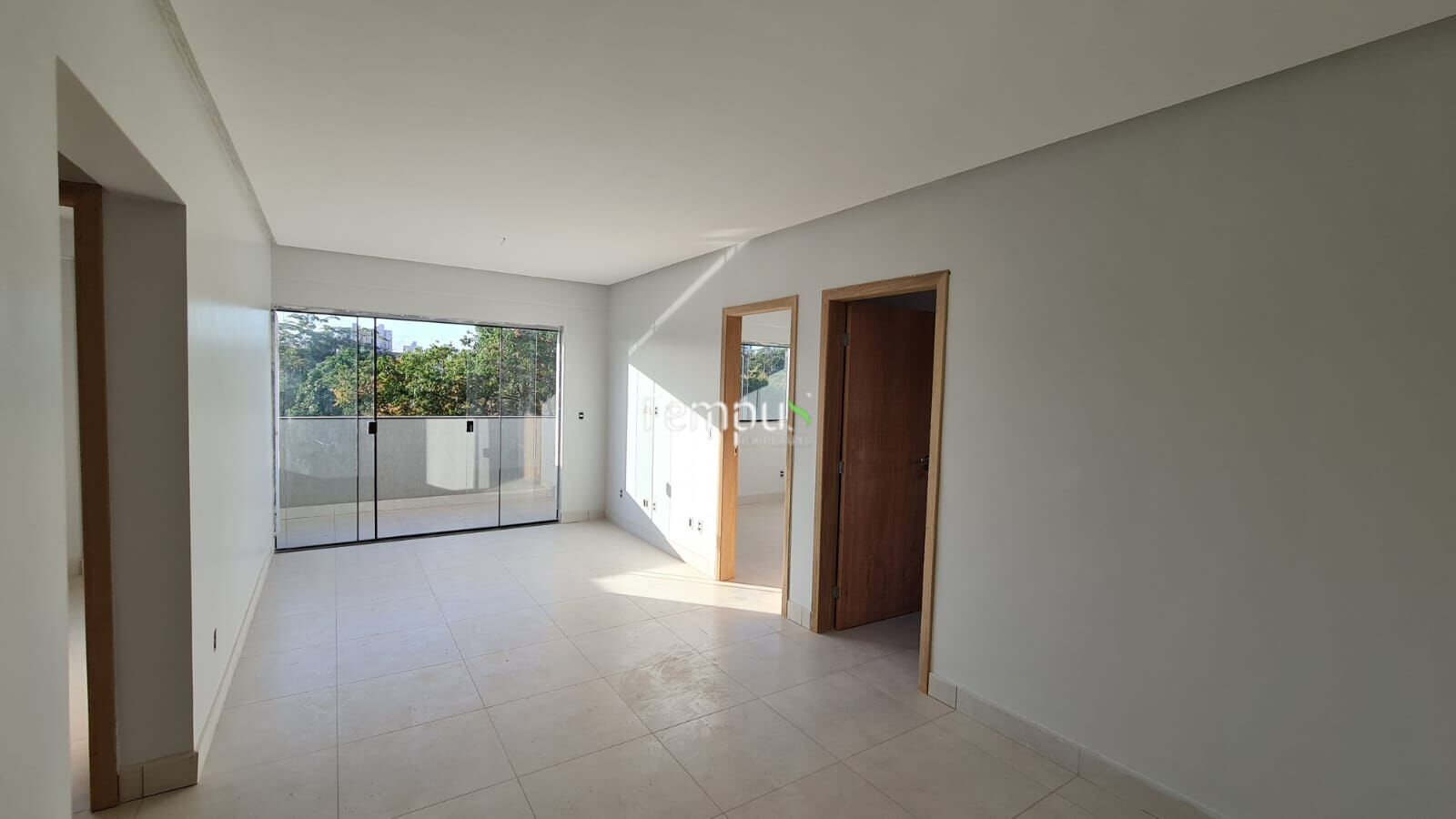 Apartamento à venda com 3 quartos, 82m² - Foto 2