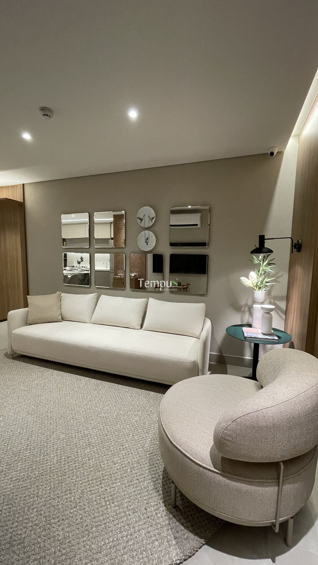 Apartamento à venda com 2 quartos, 66m² - Foto 2