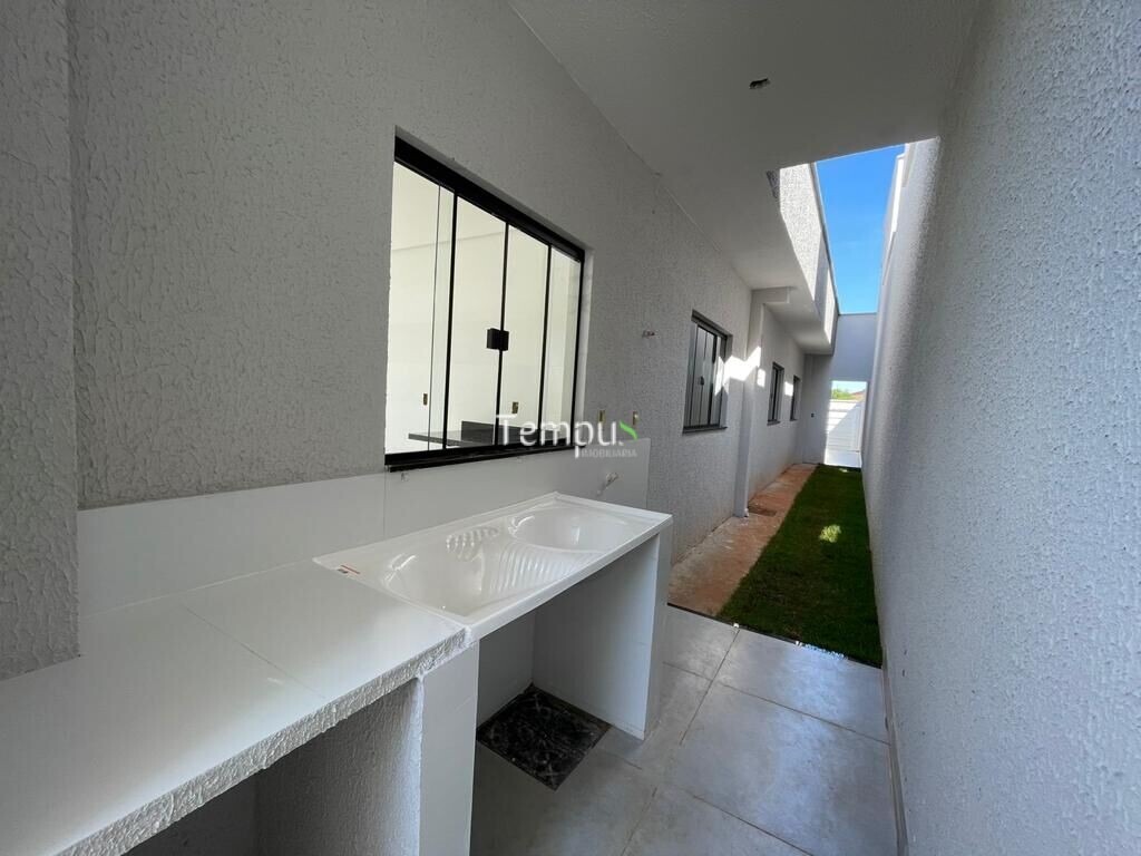 Casa à venda com 3 quartos, 110m² - Foto 3