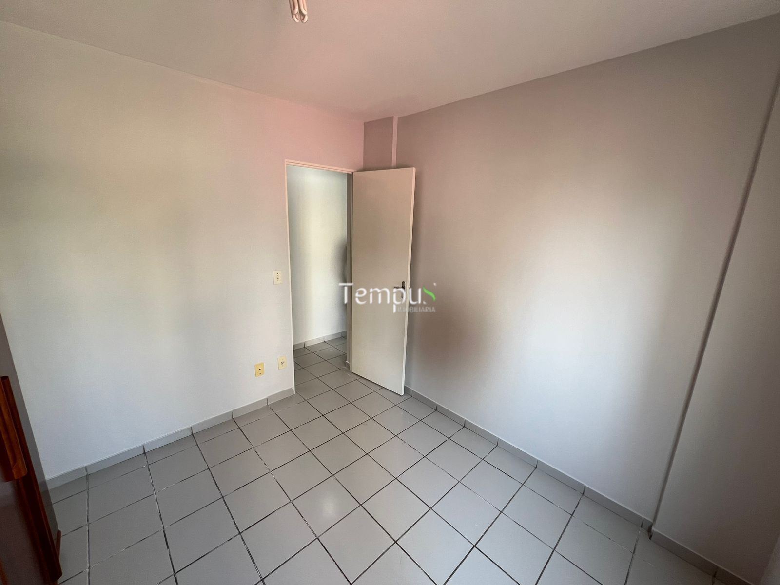 Apartamento à venda com 3 quartos, 75m² - Foto 8