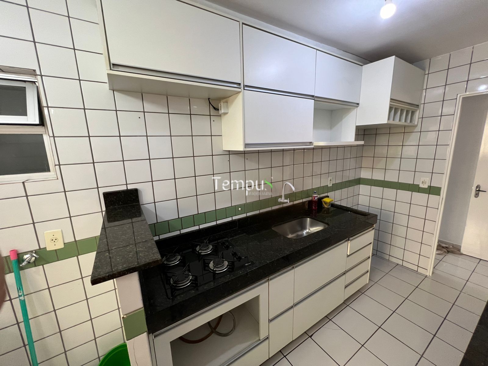 Apartamento à venda com 3 quartos, 75m² - Foto 4