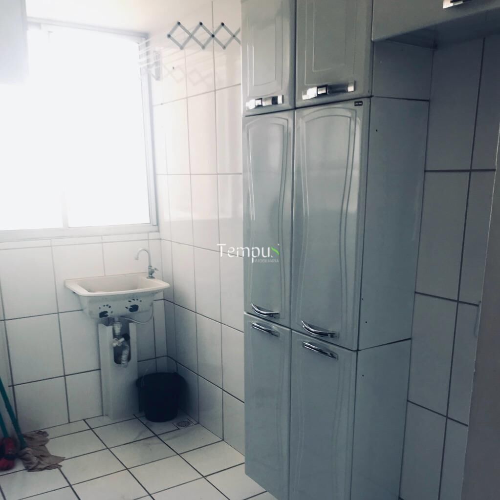 Apartamento para alugar com 3 quartos, 74m² - Foto 2