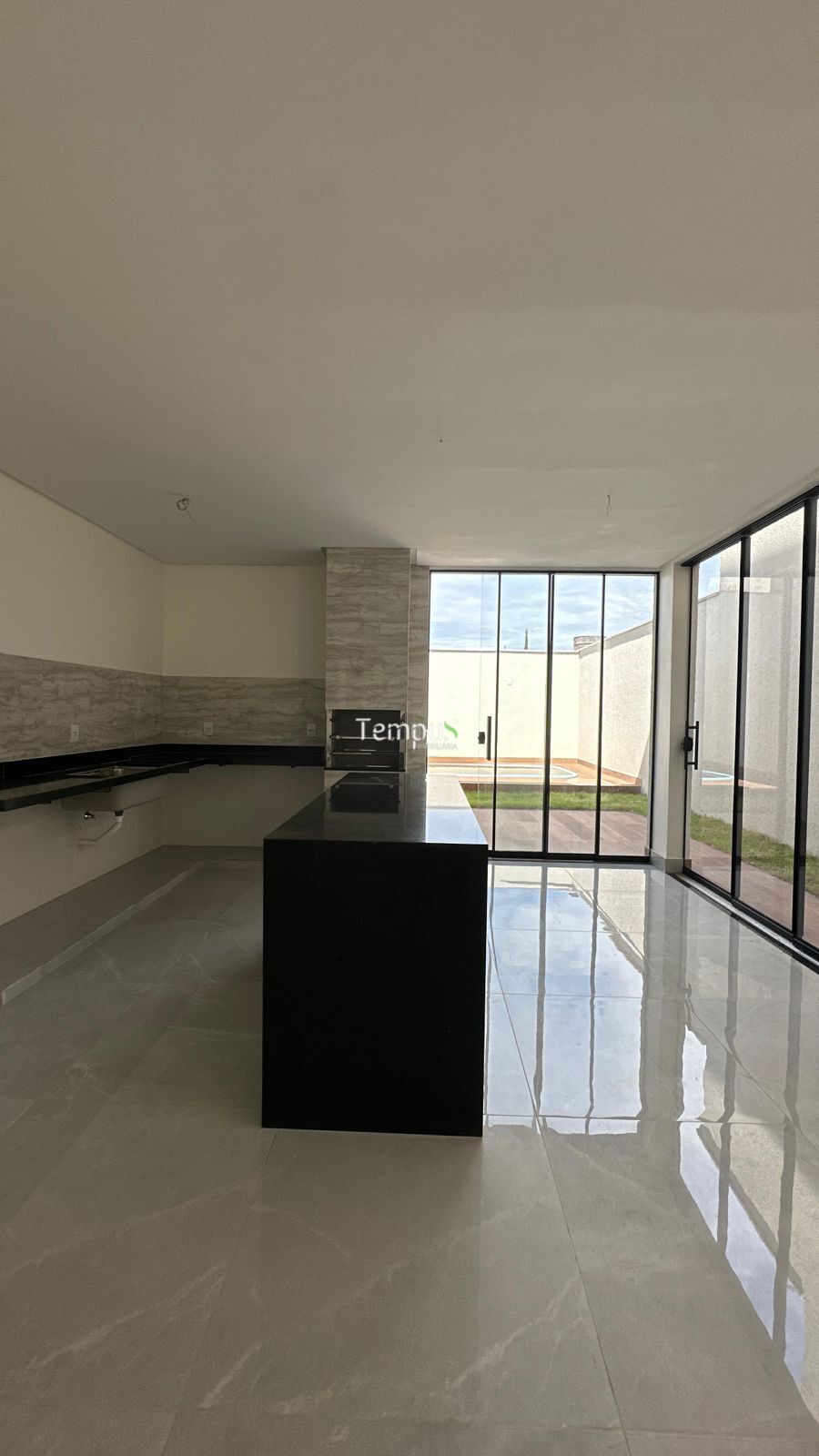 Sobrado à venda com 3 quartos, 171m² - Foto 1