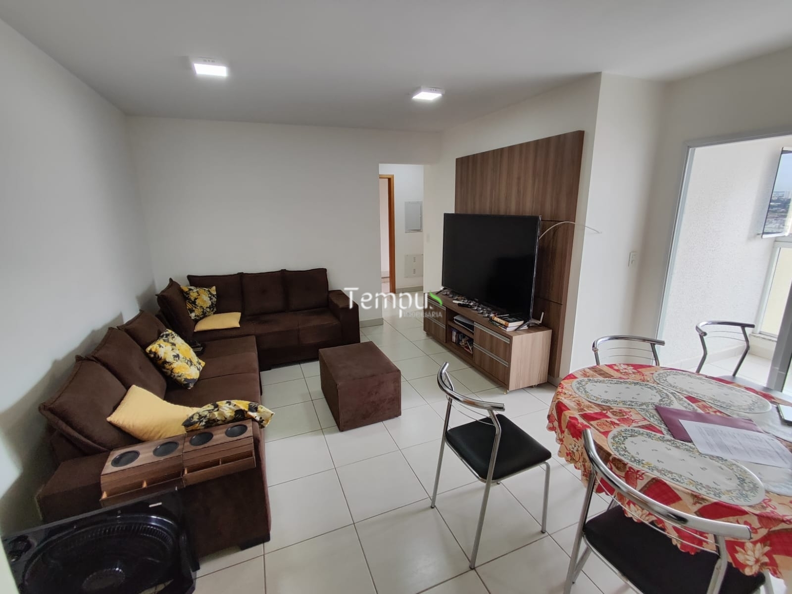 Apartamento à venda com 2 quartos, 68m² - Foto 3