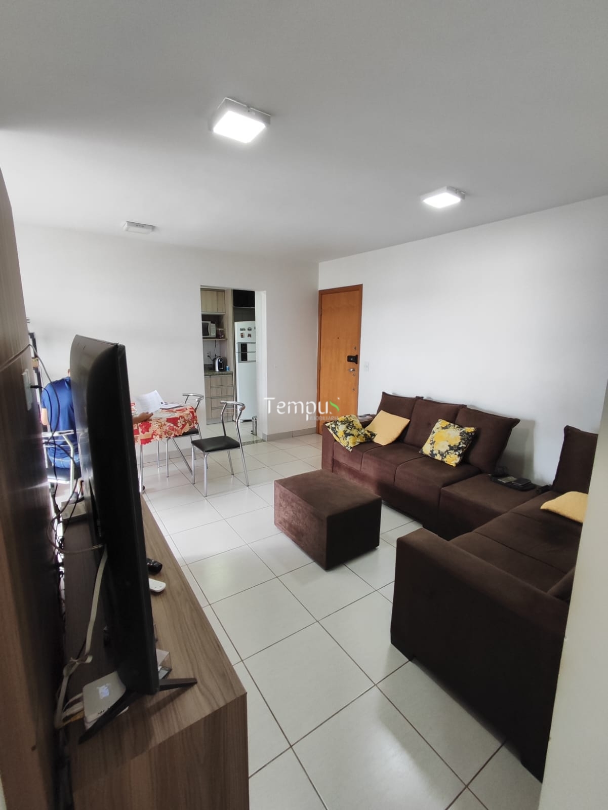 Apartamento à venda com 2 quartos, 68m² - Foto 4