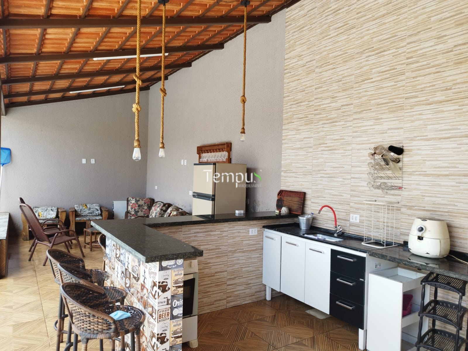 Casa à venda com 3 quartos, 73m² - Foto 4