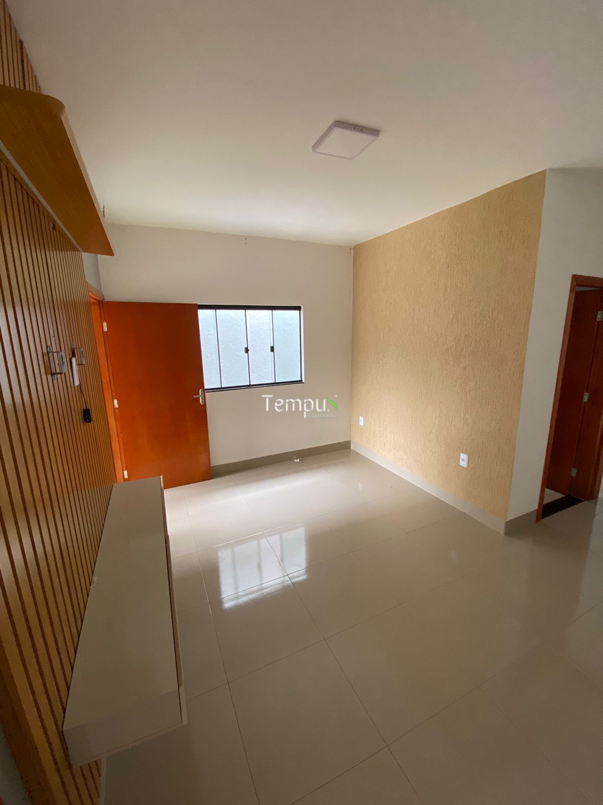 Casa à venda com 2 quartos, 105m² - Foto 2