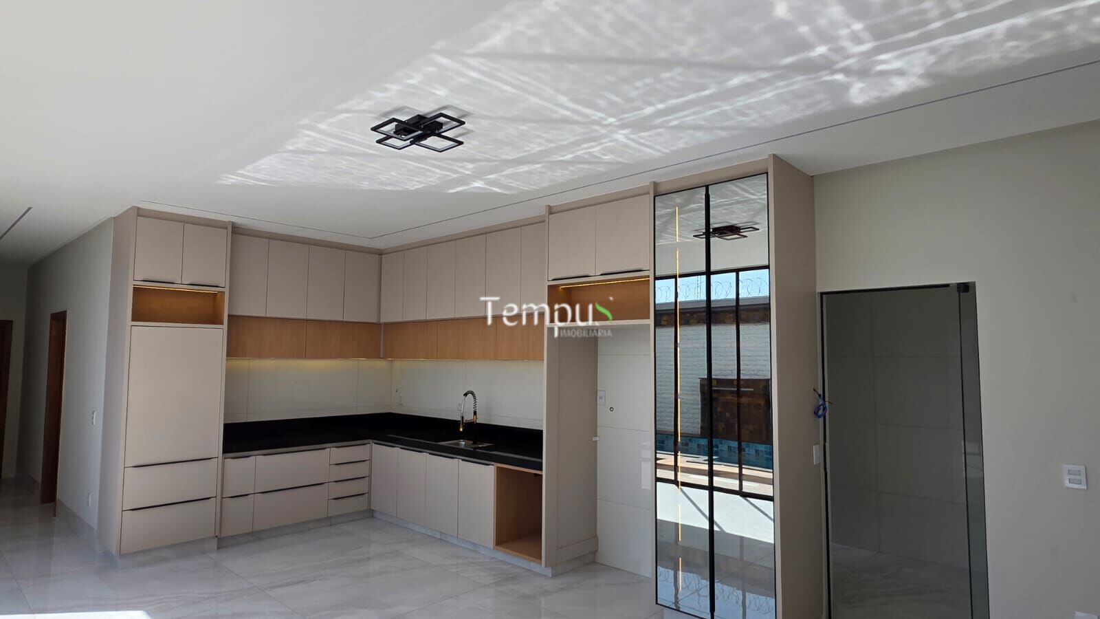 Casa à venda com 3 quartos, 200m² - Foto 10