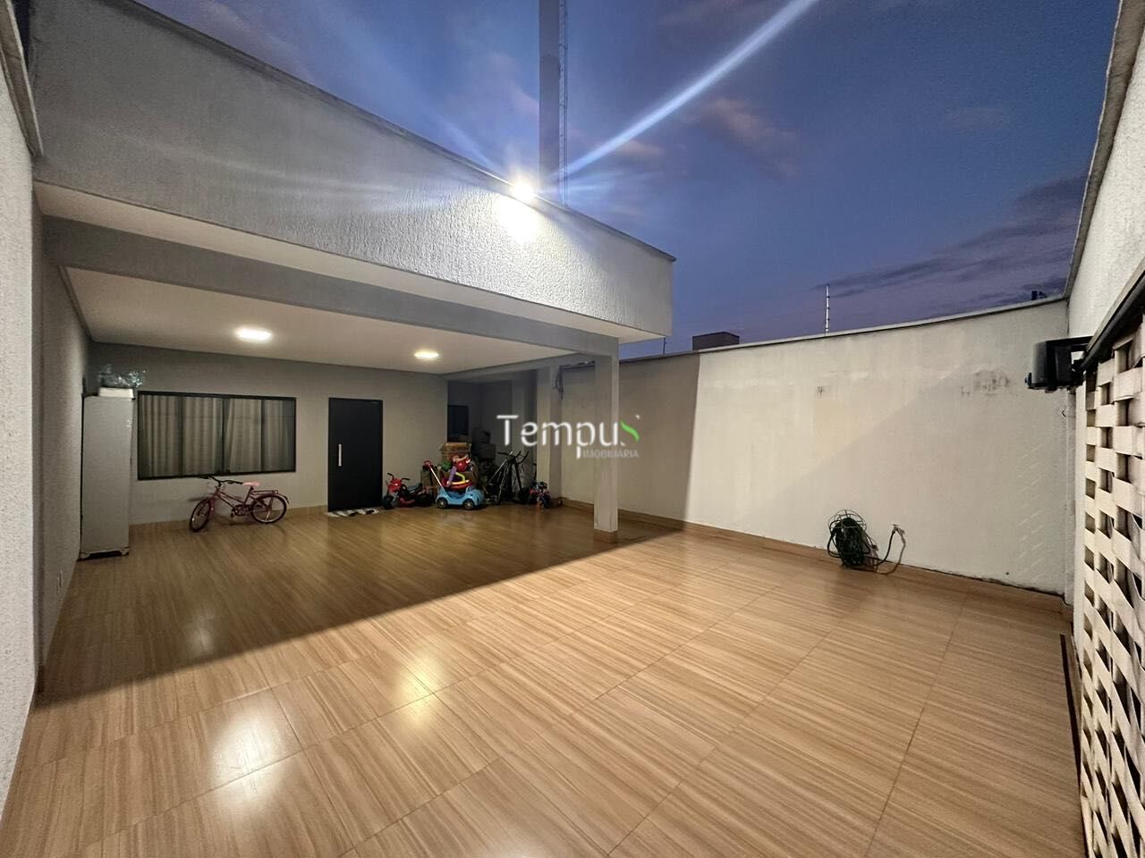 Casa, 3 quartos, 210 m² - Foto 1