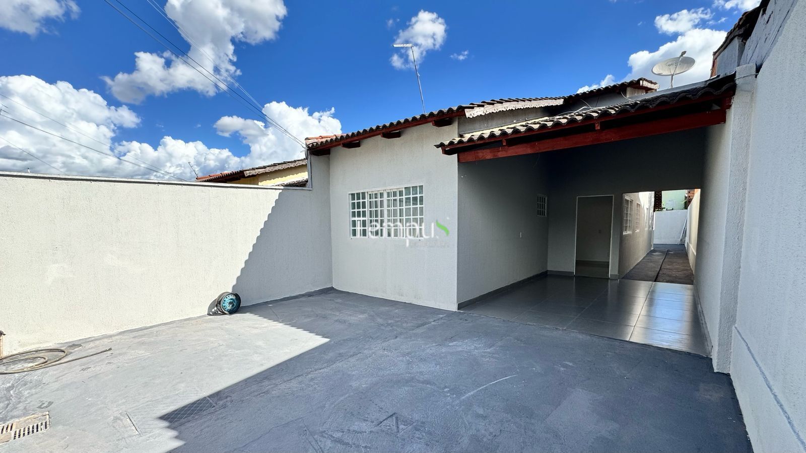 Casa à venda com 3 quartos, 90m² - Foto 2