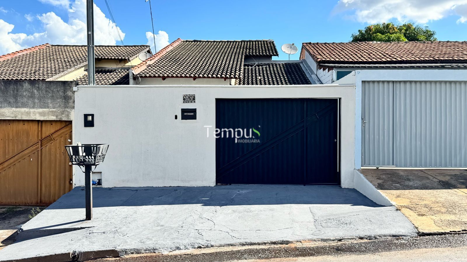 Casa à venda com 3 quartos, 90m² - Foto 1