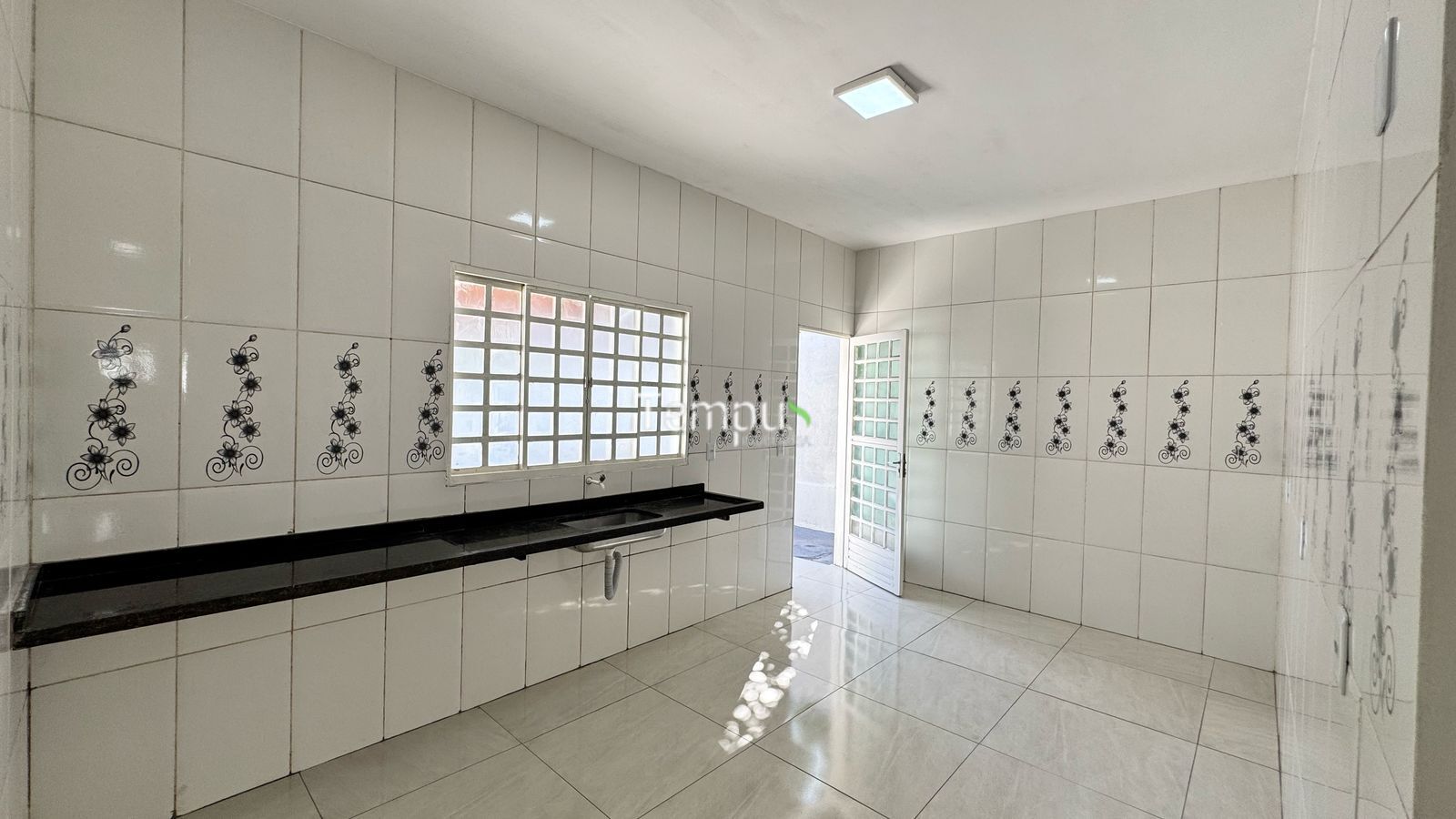 Casa à venda com 3 quartos, 90m² - Foto 18