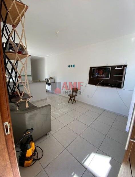 Casa à venda com 2 quartos, 70m² - Foto 4