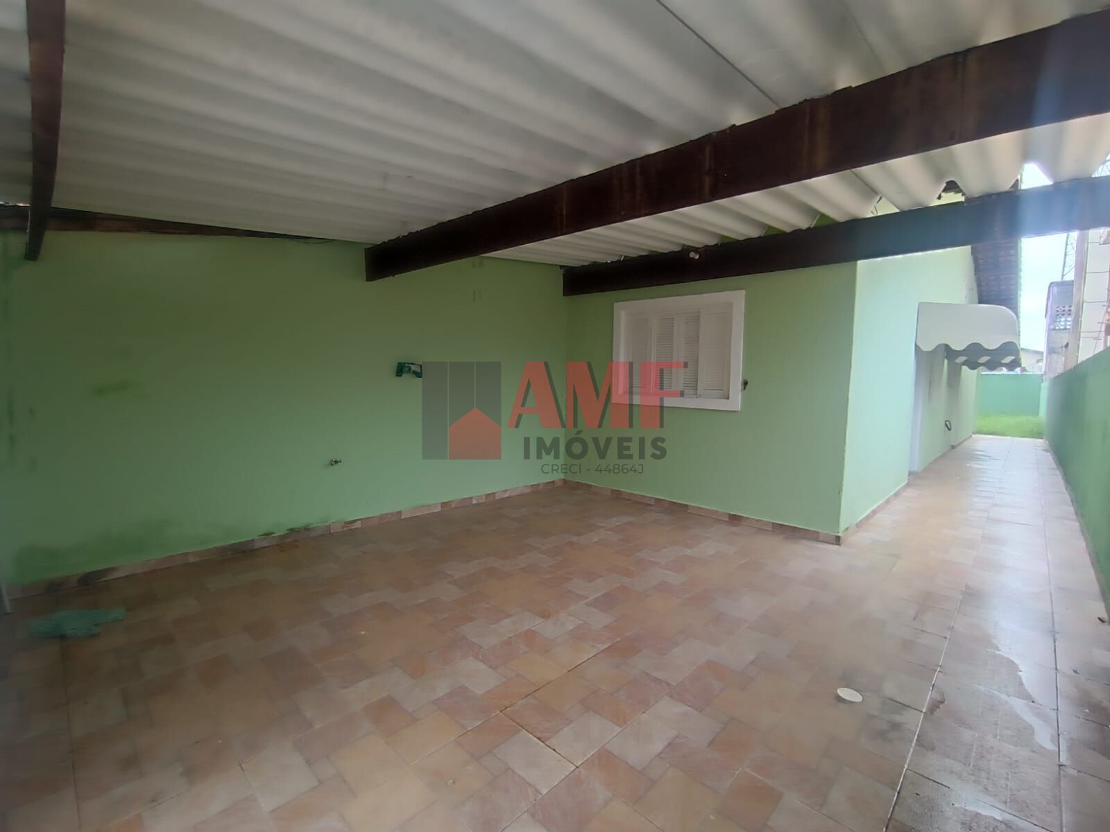 Casa à venda com 2 quartos, 49m² - Foto 2