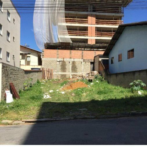 Terreno Lote para Venda em Jardim Elvira Dias Poços de Caldas-MG