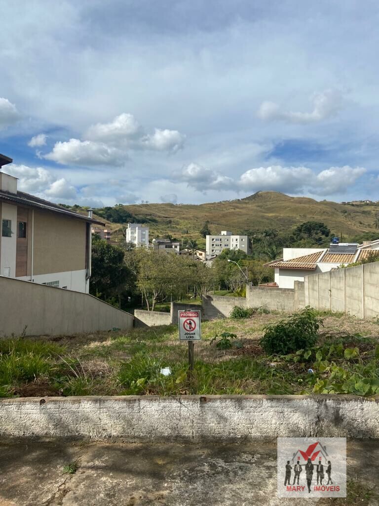 Terreno à venda no bairro Jardim Country Club - Poços de Caldas/MG