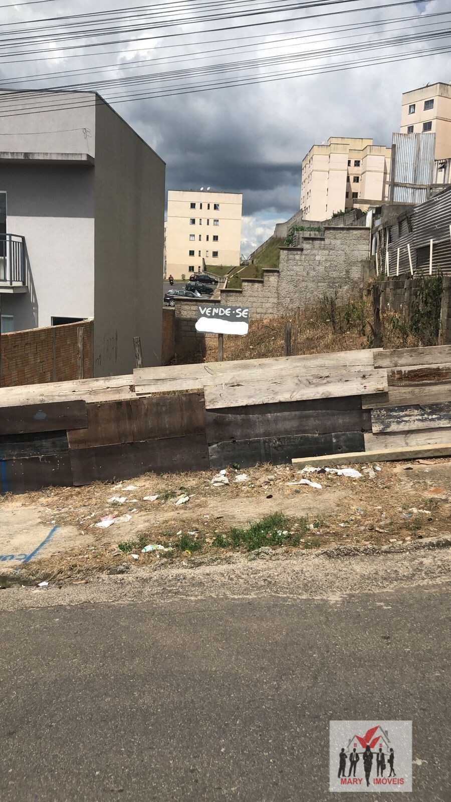 Terreno à venda no bairro Jardim Itamaraty V - Poços de Caldas/MG
