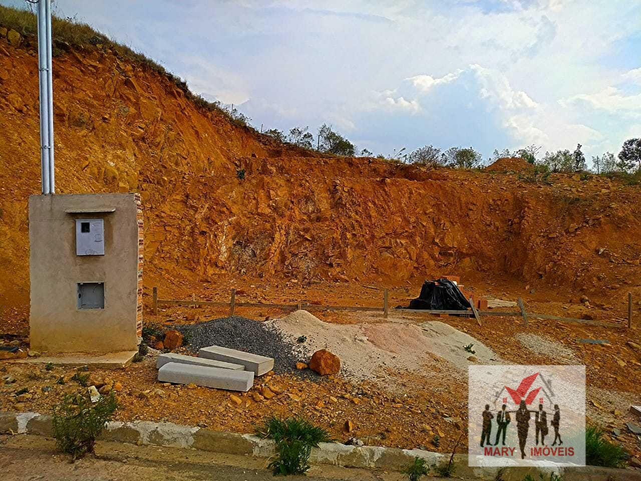 Terreno à venda no bairro Jardim Bandeirantes - Poços de Caldas/MG