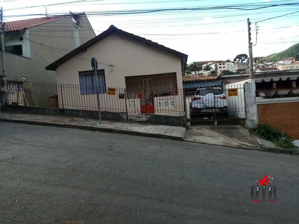Casa Térrea para Venda em Centro Poços de Caldas-MG