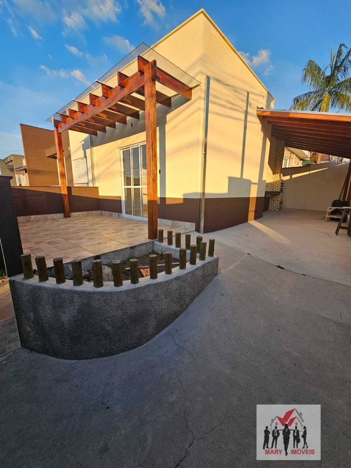 Casa à venda no bairro Jardim Country Club - Poços de Caldas/MG