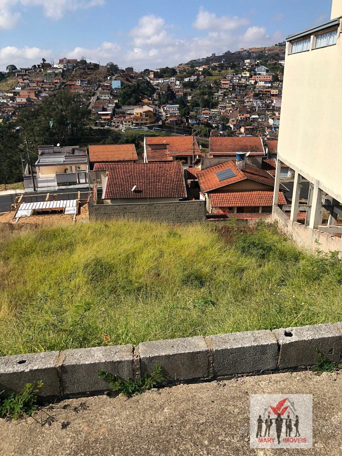 Terreno à venda no bairro Jardim Vitória - Poços de Caldas/MG