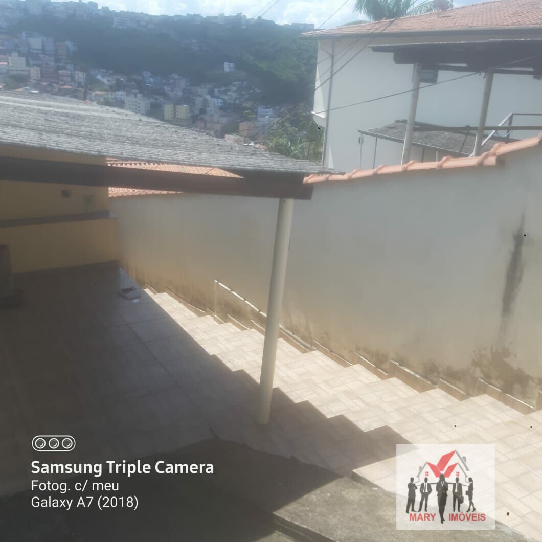 Casa à venda no bairro Jardim Quisisana - Poços de Caldas/MG
