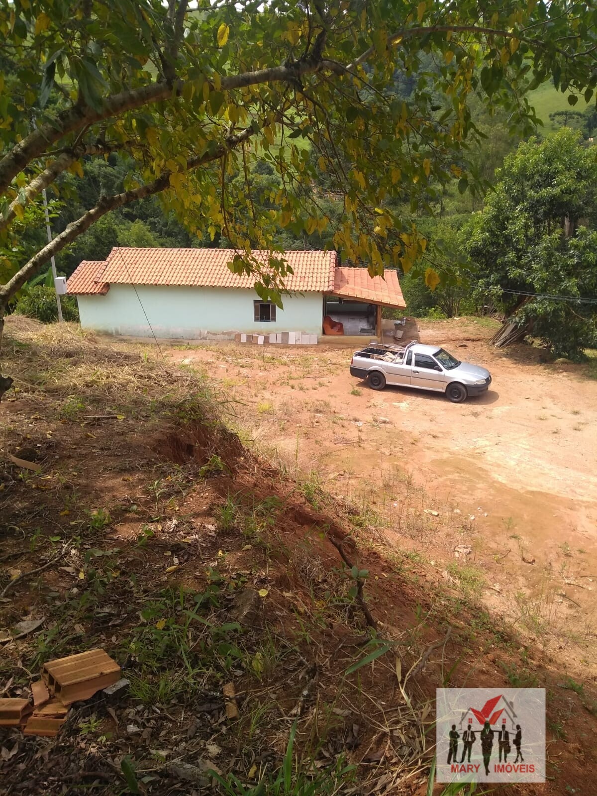Chácara à venda no bairro Centro - Bandeira do Sul/MG