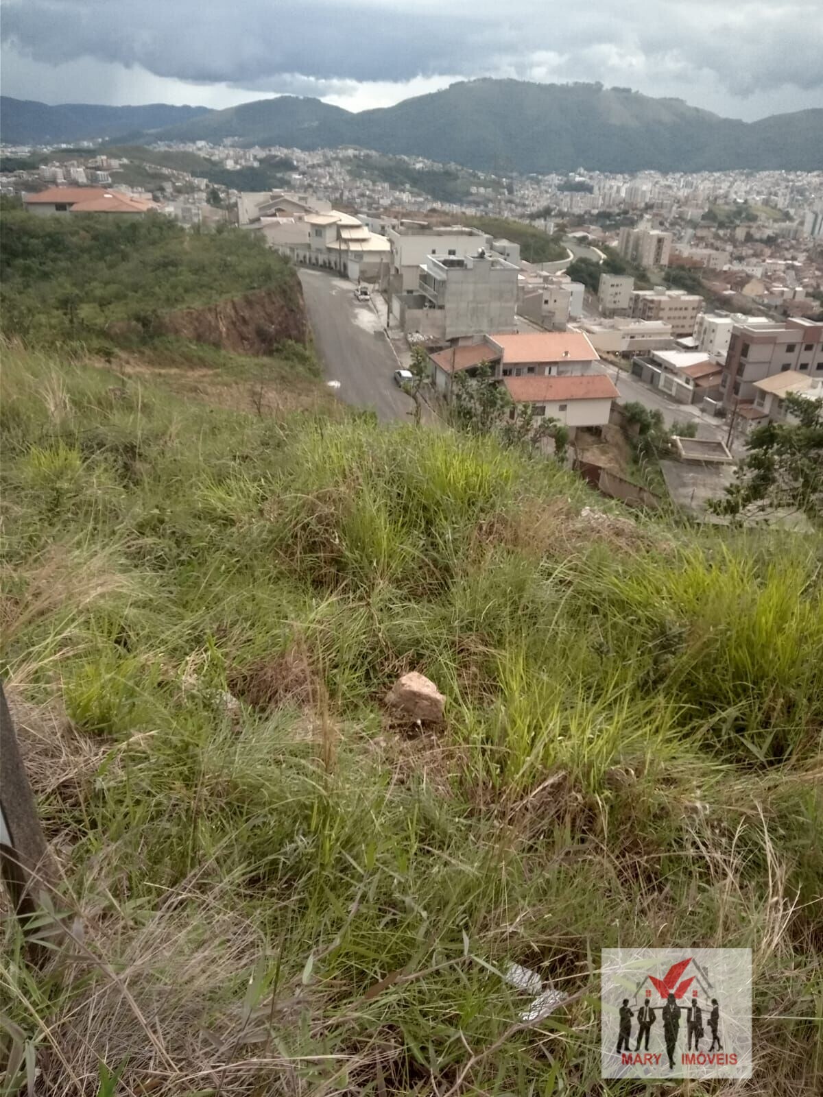 Terreno à venda no bairro Jardim Bandeirantes - Poços de Caldas/MG