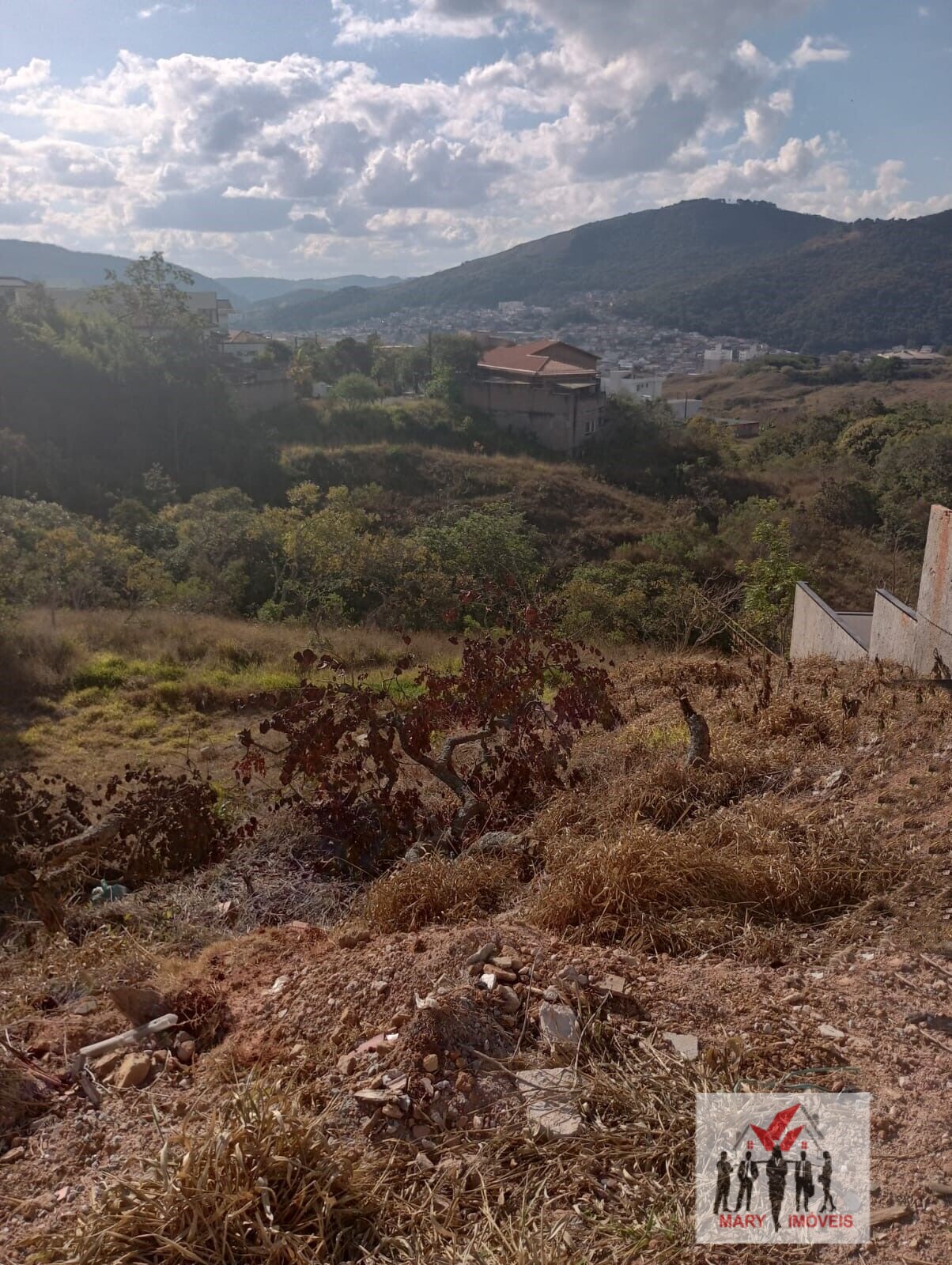 Terreno à venda no bairro Jardins de Florença - Poços de Caldas/MG