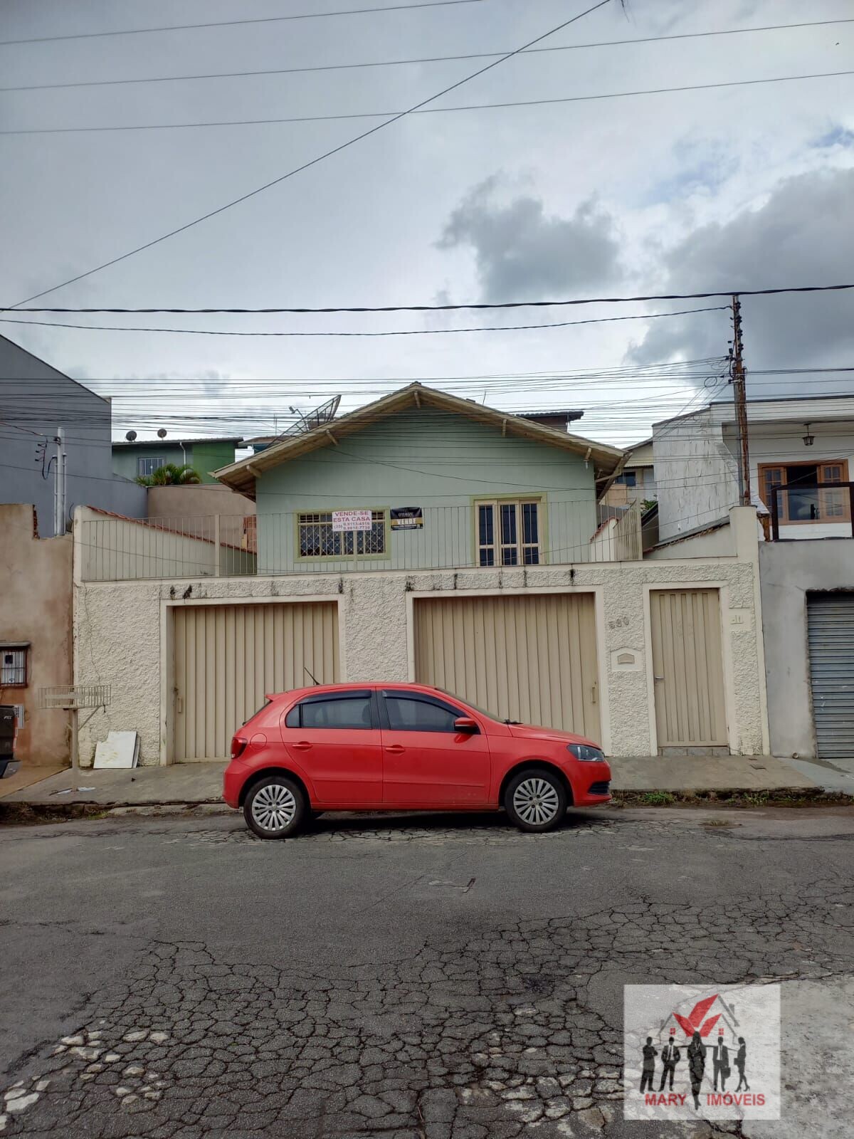 Casa à venda no bairro Jardim Ipê - Poços de Caldas/MG