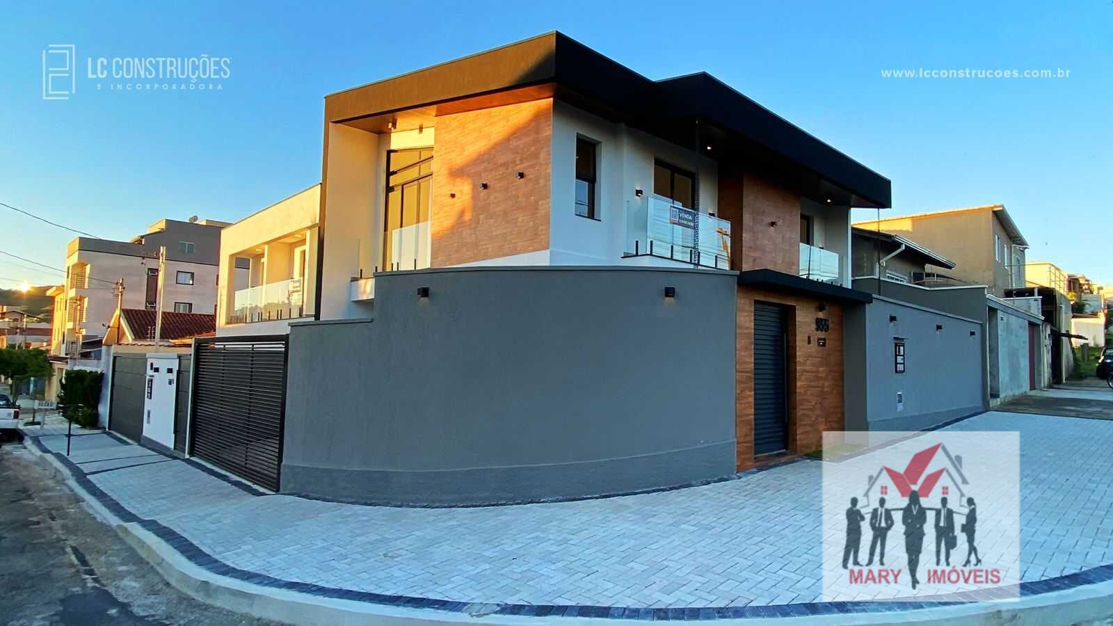 Casa à venda no bairro Jardim das Acácias - Poços de Caldas/MG