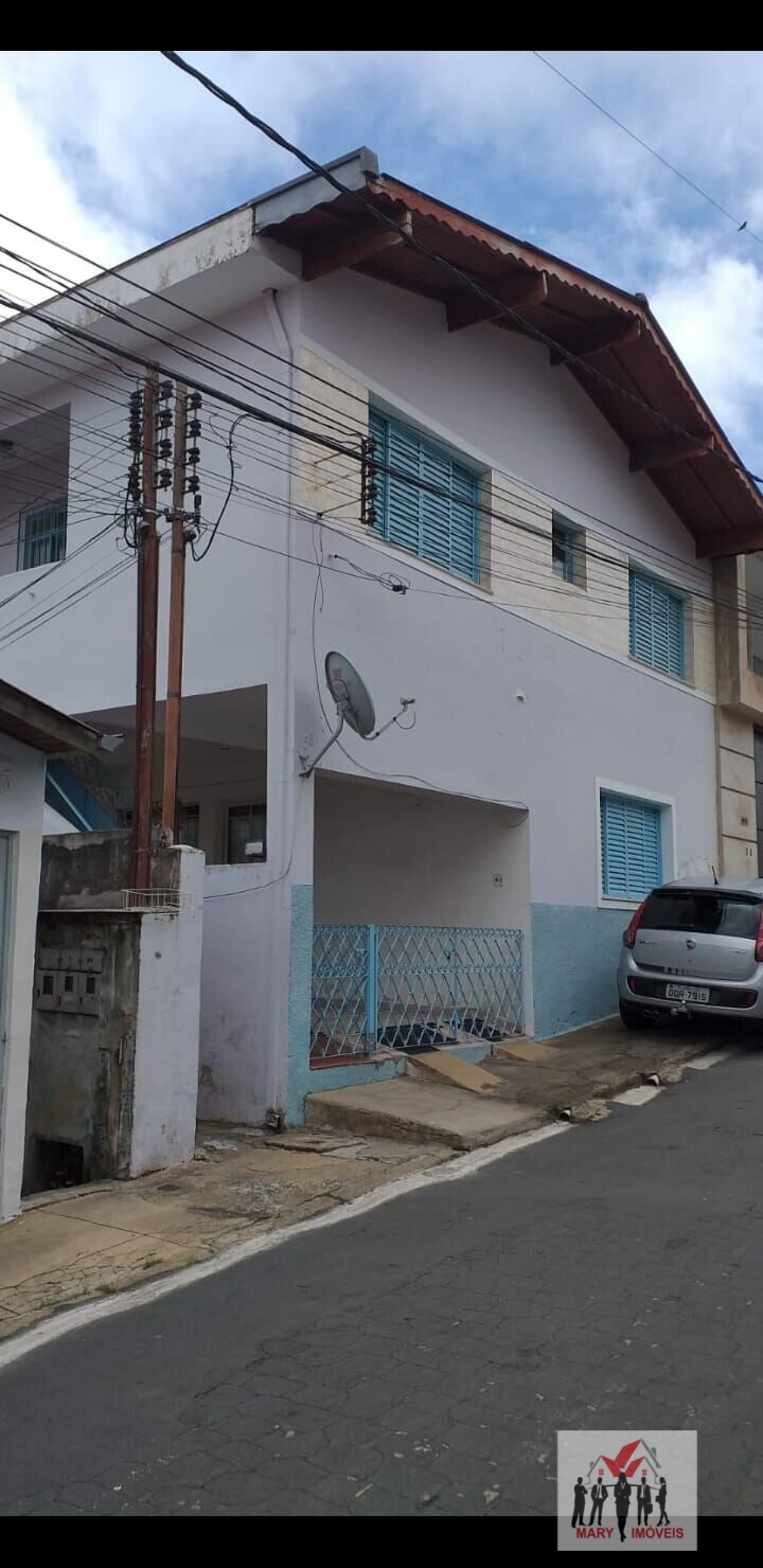 Casa à venda no bairro Jardim Gama Cruz - Poços de Caldas/MG
