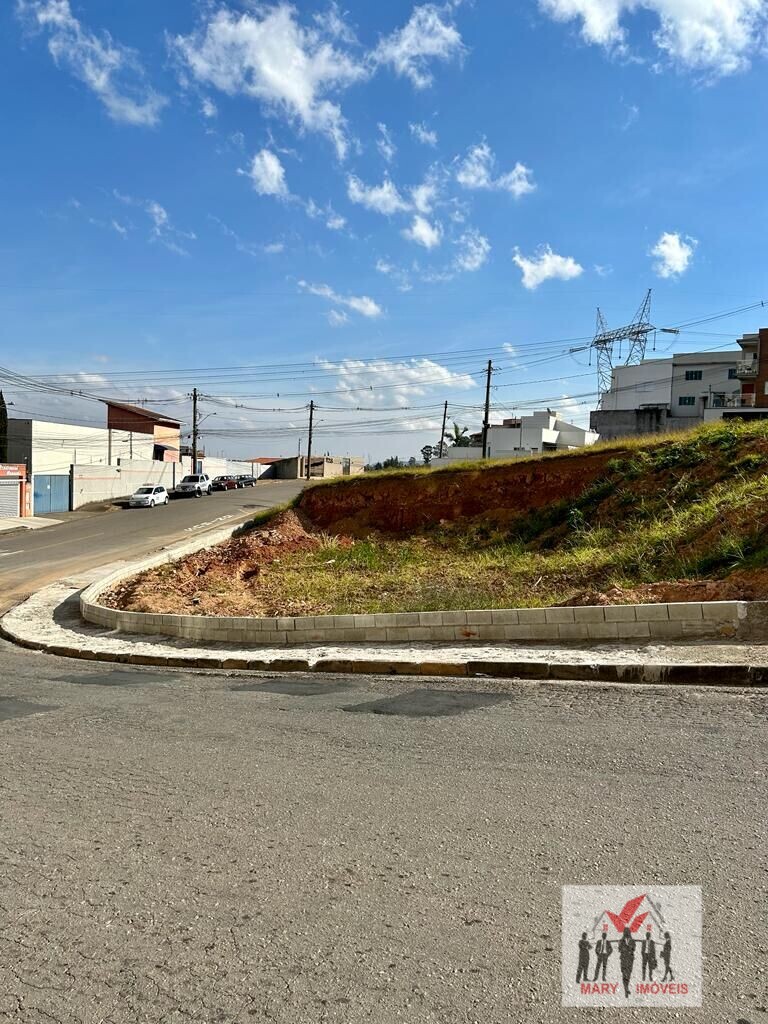 Terreno à venda no bairro Jardim dos Manacas - Poços de Caldas/MG