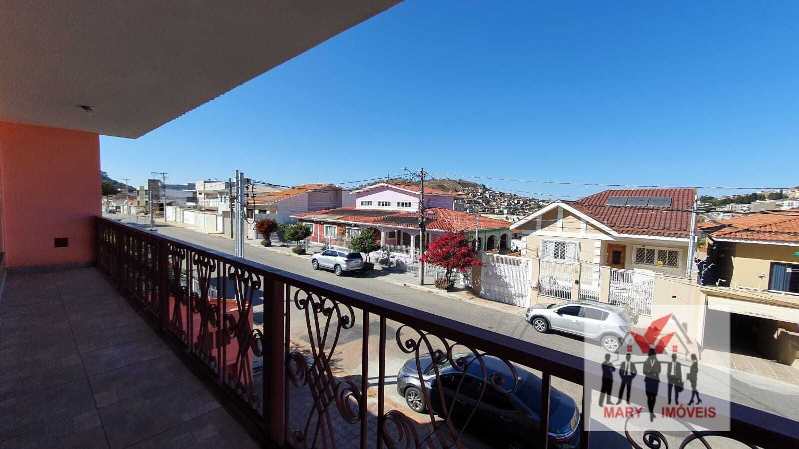 Casa à venda no bairro Parque Primavera - Poços de Caldas/MG