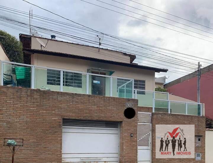 Casa à venda no bairro Jardim Ipê - Poços de Caldas/MG