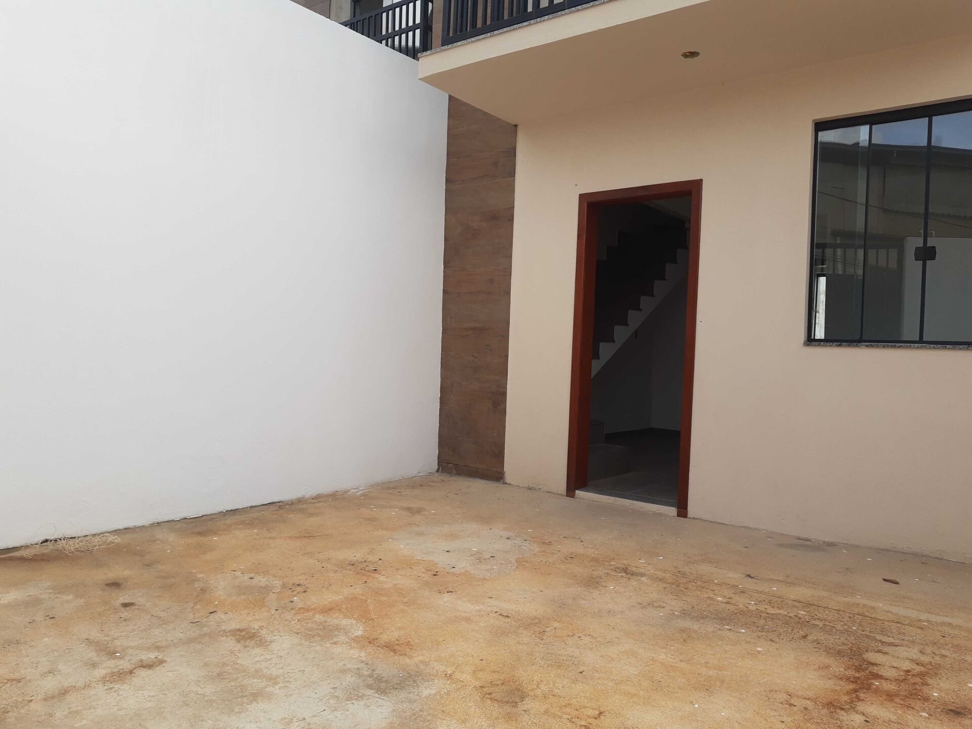 Casa à venda com 2 quartos, 89m² - Foto 1