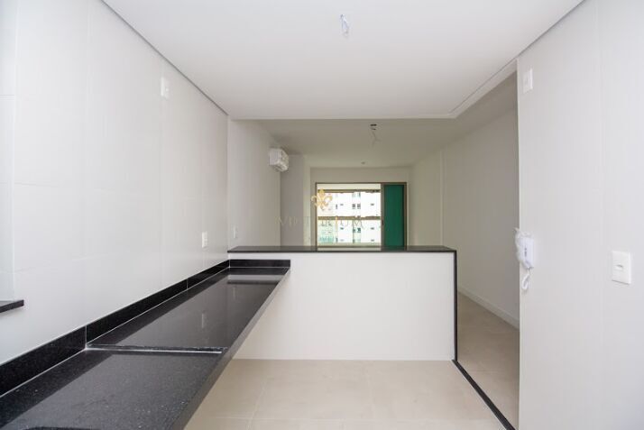 Apartamento à venda com 3 quartos, 107m² - Foto 19