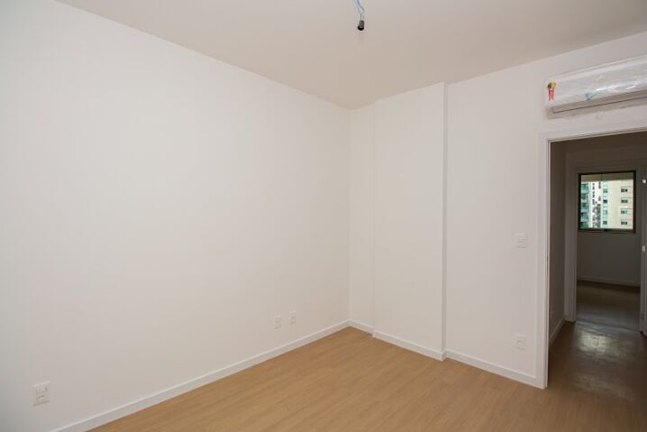 Apartamento à venda com 3 quartos, 107m² - Foto 17